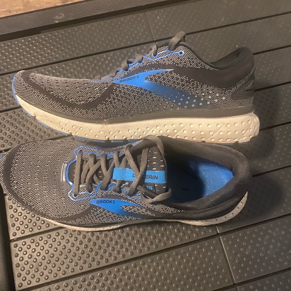 Brooks Glycerin 18 running shoes. - Picture 5 of 8